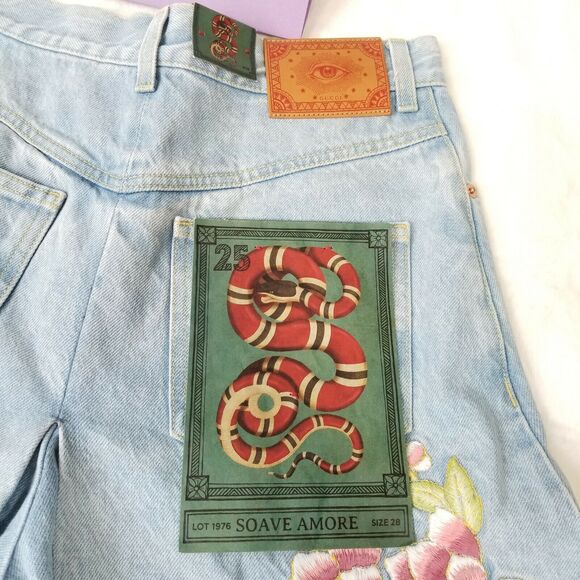 GUCCI Bermuda Denim Short Size 8 Soave Amore Wide Cut Embroidered NWT $1,980 - Picture 7 of 12